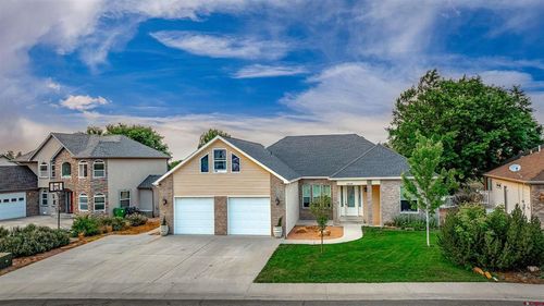 2949 Lost Creek Rd N, Montrose, CO, 81401-7595 | Card Image