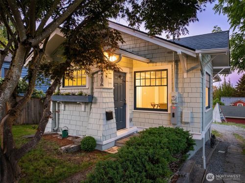 5706 35th Ave Ne, Seattle, WA, 98105-2332 | Card Image