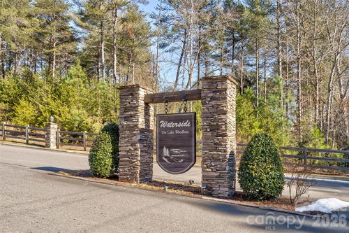 3252 Peninsula Pointe Dr, Valdese, NC, 28690 | Card Image