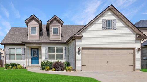 562 Medallion Cir, Clarksville, TN, 37042-1684 | Card Image
