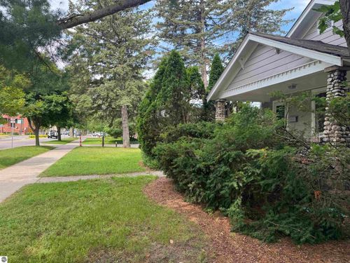415 E State St, Traverse City, MI, 49686-2603 | Card Image