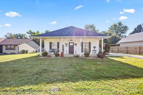 1405 S 5th St, Rogers, AR, 72756-5437 | Card Image