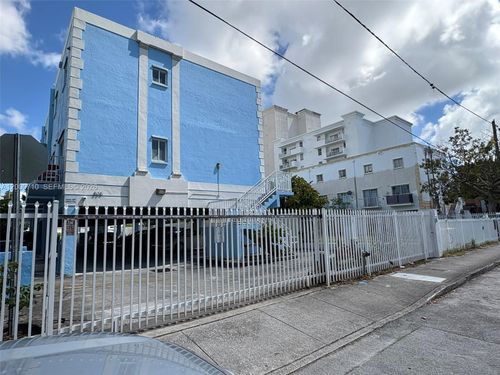 apt-205-835 Sw 2nd St, Miami, FL, 33130-1251 | Card Image