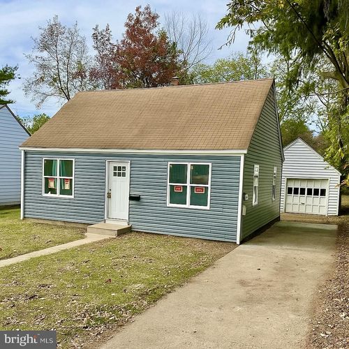 104 W Park Ave, LINDENWOLD, NJ, 08021-3230 | Card Image