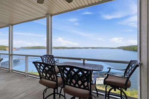 2l-100 Trinity Pointe Dr, Camdenton, MO, 65020-6757 | Card Image