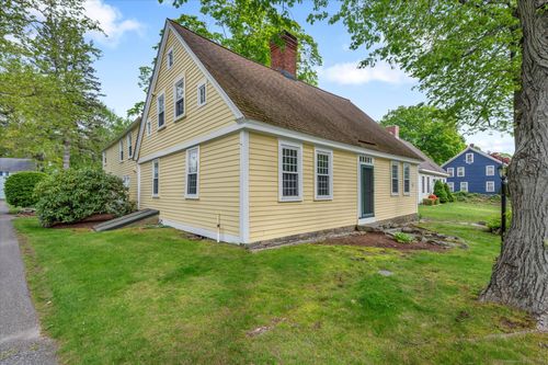11 Liberty St, Clinton, CT, 06413-2411 | Card Image