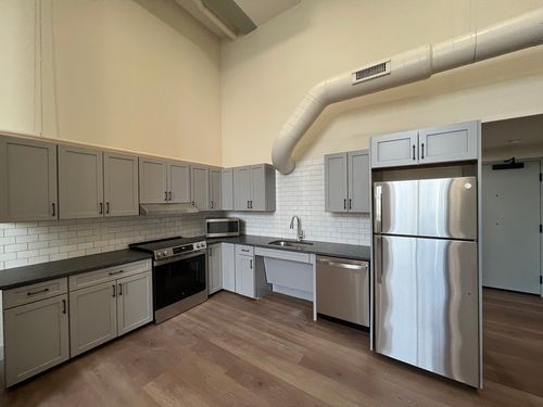 24-160 Seabury St, Fall River, MA, 02720-4929 | Card Image