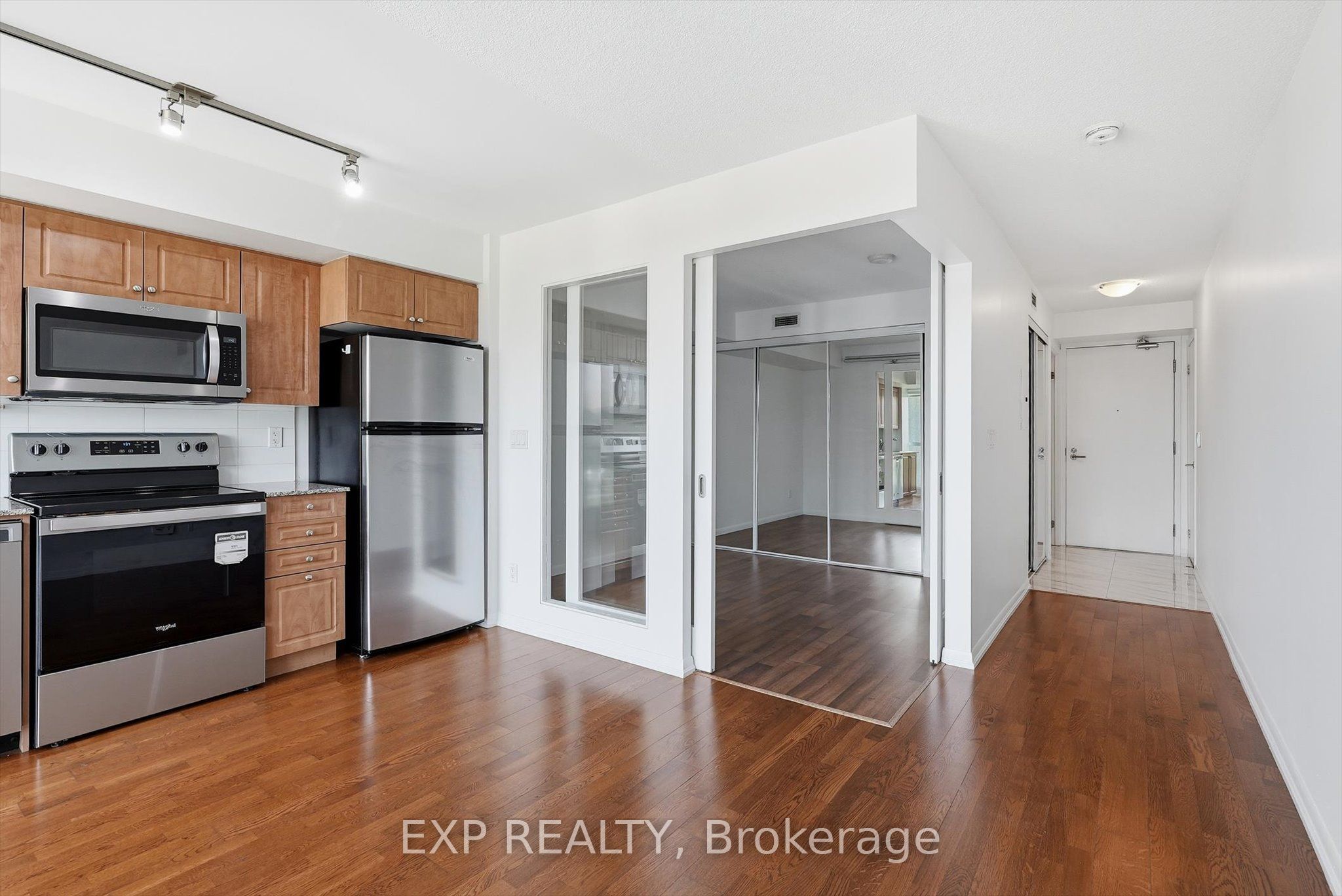 Residential Lease in Toronto C01 5