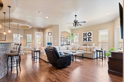 916 Easton Dr, San Marcos, TX, 78666-5478 | Card Image