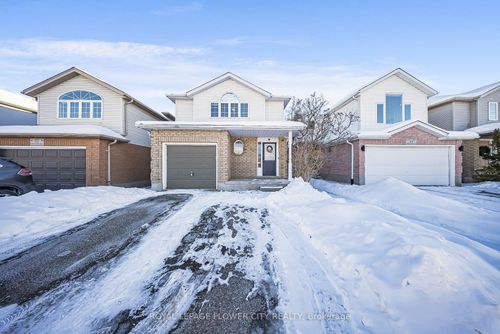 {{alt}} | Card Image