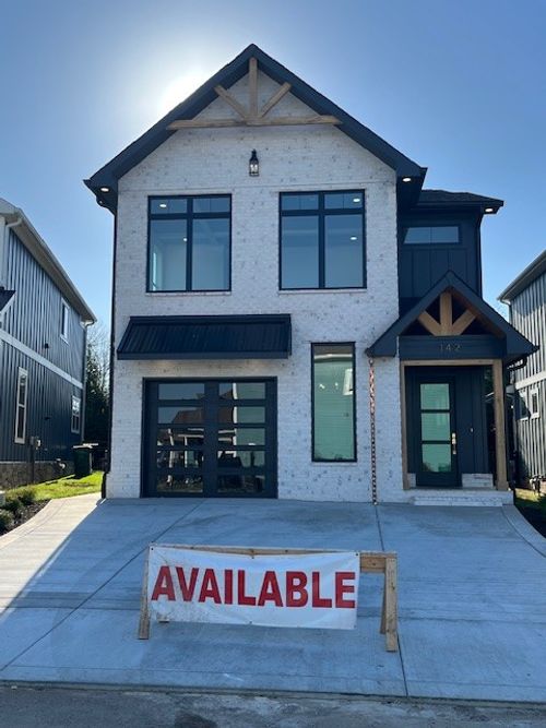 142 Barefoot Way, Winchester, TN, 37398-4725 | Card Image