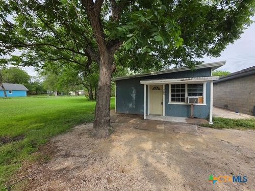 4-702 San Antonio Ave, Seguin, TX, 78155-3502 | Card Image