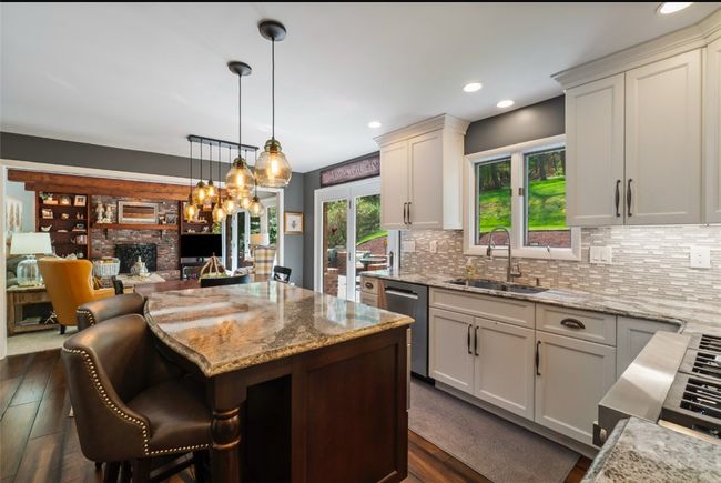 1573 Wilson Rd, House other with 4 bedrooms, 3 bathrooms and 2 parking in Pittsburgh PA | Image 6