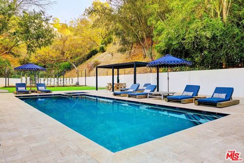 2570 Nichols Canyon Rd, LOS ANGELES, CA, 90046-1737 | Card Image