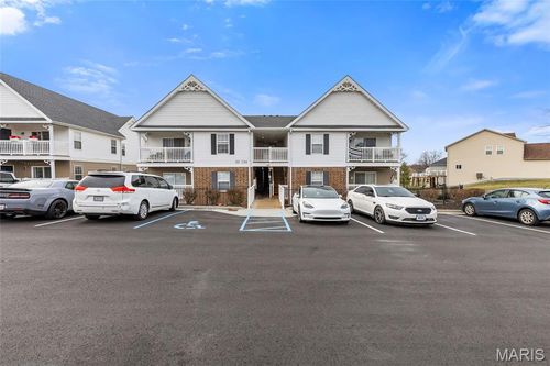 131 Saravalle Dr, Saint Peters, MO, 63376-8208 | Card Image