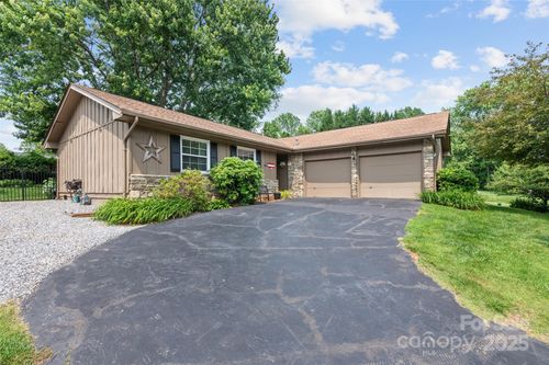 16 Fieldstone Ct, Arden, NC, 28704-9428 | Card Image