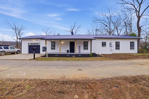 203 E Duffle St, Waverly, TN, 37185-1611 | Card Image