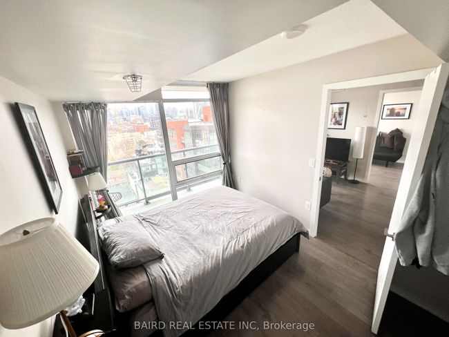 1718E - 36 Lisgar St, Condo with 2 bedrooms, 2 bathrooms and null parking in Toronto ON | Image 5