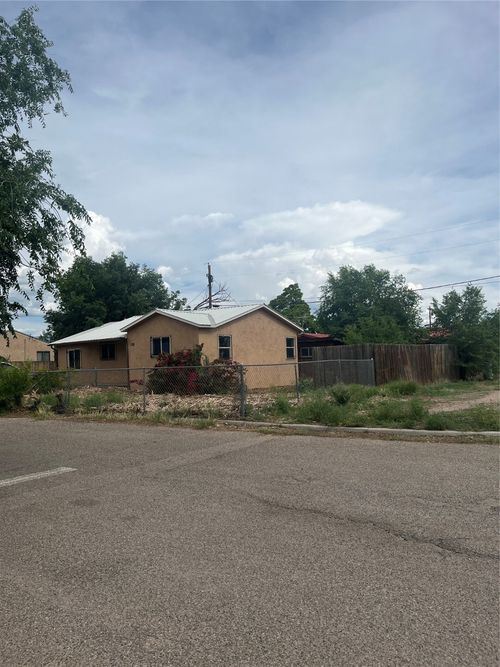 514 E Roman Dr, Espanola, NM, 87532-2689 | Card Image
