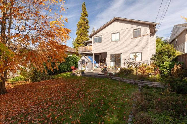 221 W 28th Street, House other with 4 bedrooms, 2 bathrooms and 3 parking in North Vancouver BC | Image 13