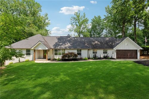 690 Amberidge Trl, Sandy Springs, GA, 30328-2811 | Card Image