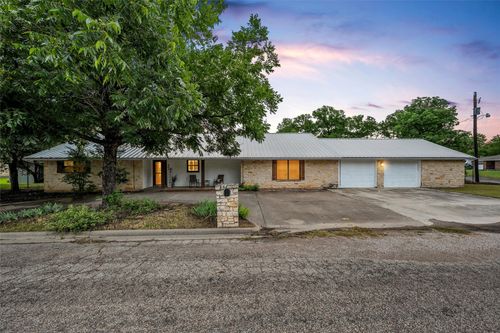 401 N Avenue V, Clifton, TX, 76634-1171 | Card Image