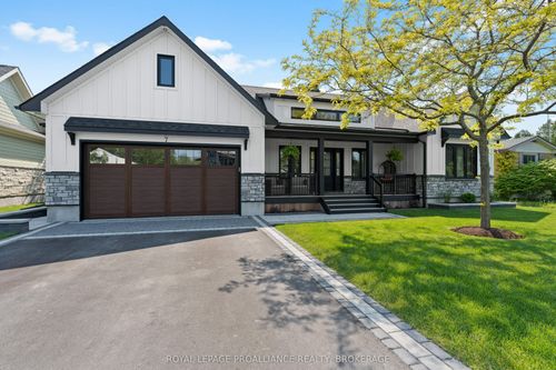 7 Crescent Dr, Kingston, ON, K7M4J3 | Card Image