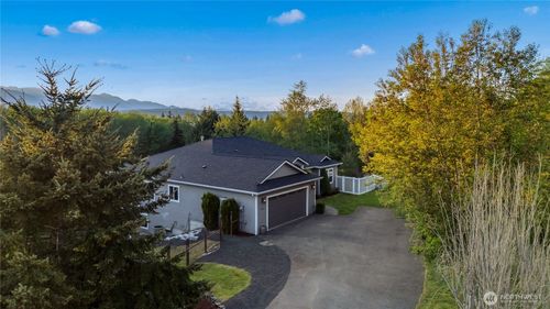 7622 Nw Lenox Ln, Silverdale, WA, 98383-7393 | Card Image