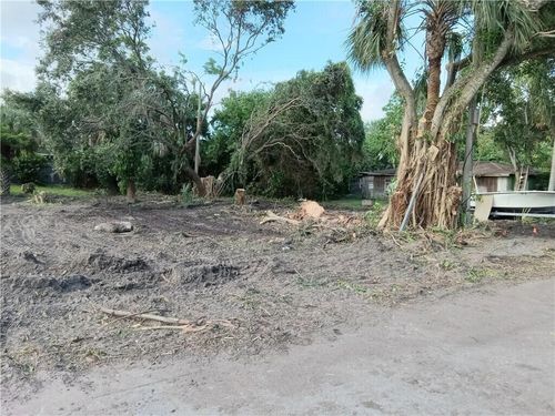 2066 42nd Pl, Vero Beach, FL, 32967-1531 | Card Image