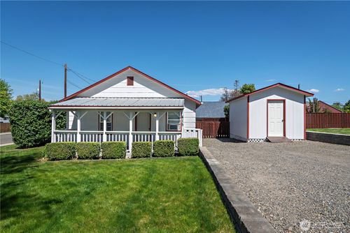 415 W 11th Ave, Ellensburg, WA, 98926-2411 | Card Image