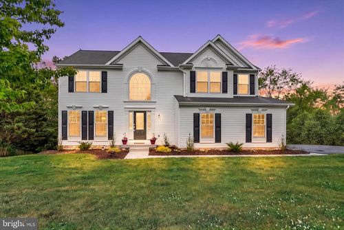 2963 Rexwood Dr, Glen Rock, PA, 17327-1032 | Card Image