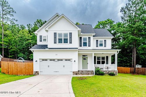 216 Vanderbuilt Ct, Aberdeen, NC, 28315-8800 | Card Image