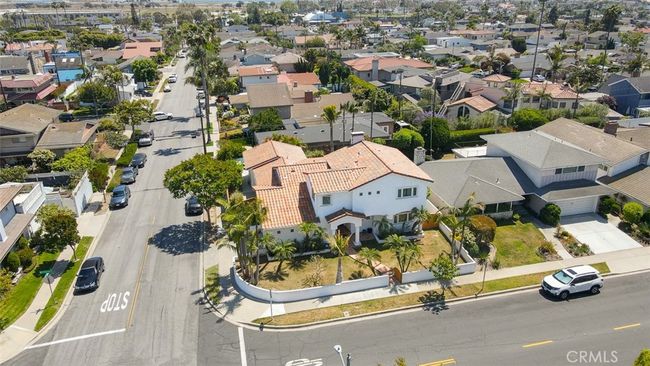 1660 Catalina Ave, House other with 3 bedrooms, 3 bathrooms and 1 parking in Seal Beach CA | Image 55