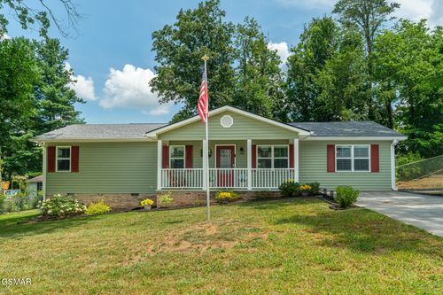 2360 Pinewood Dr, Maryville, TN, 37803-6632 | Card Image