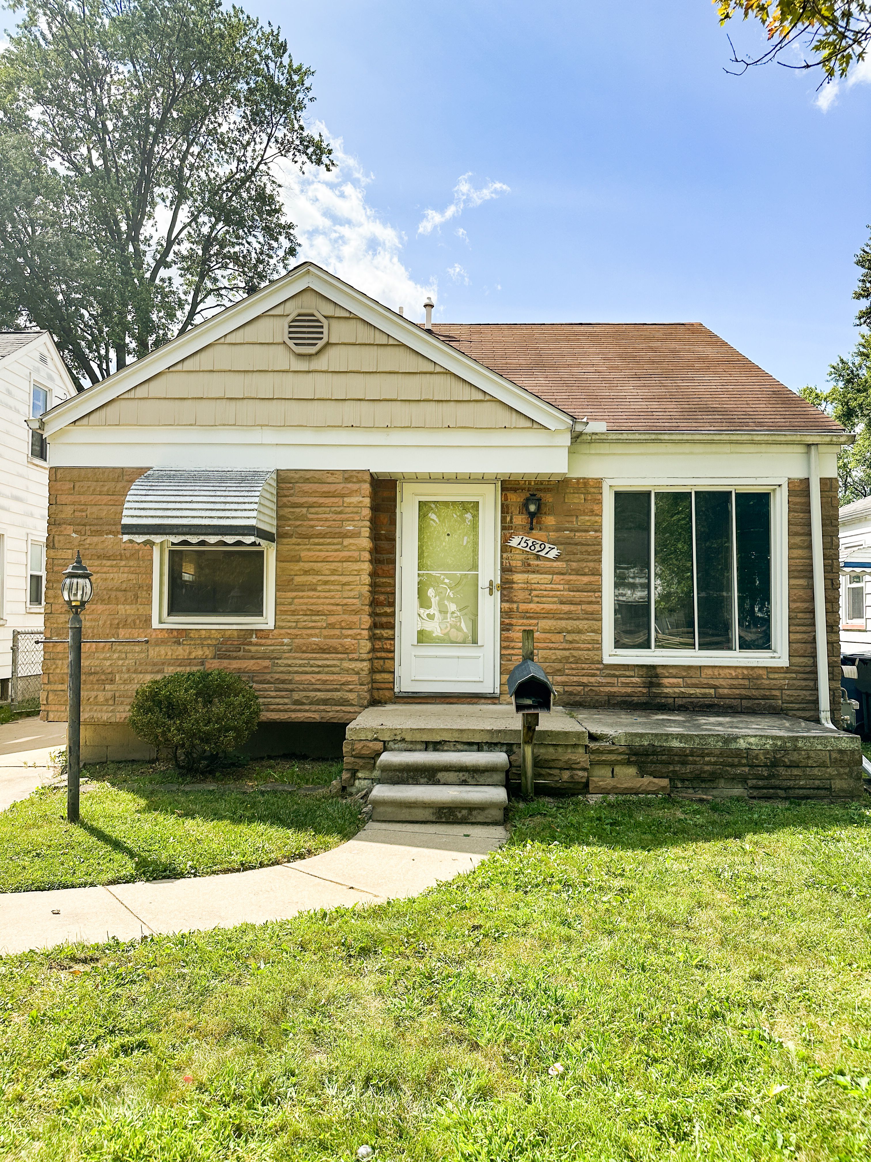 Wakenden , Redford, MI 48239