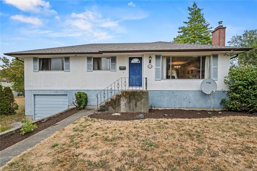 728 Genevieve Rd, Saanich, BC, V8X3R5 | Card Image