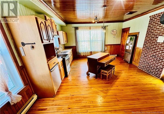 110 Des Champs Rue, House other with 7 bedrooms, 3 bathrooms and null parking in Lamèque NB | Image 11