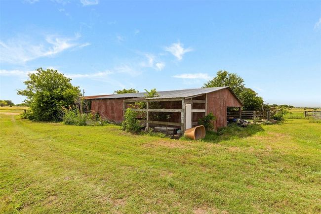 744 E Wiedemann Rd, Home with 4 bedrooms, 2 bathrooms and null parking in Flatonia TX | Image 31