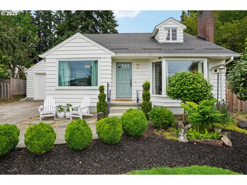 11448 Se 27th Ave, Milwaukie, OR, 97222-7717 | Card Image