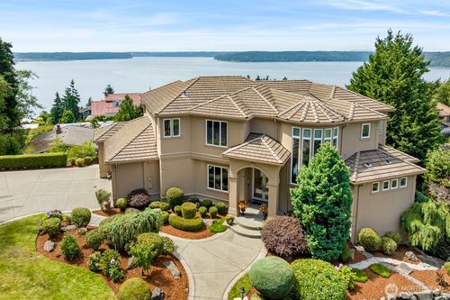 1705 61st St Ne, Tacoma, WA, 98422-1300 | Card Image