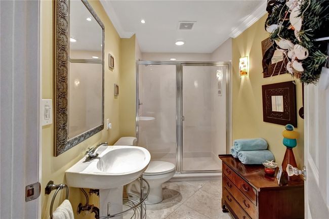 APT-2-3 - 5051 N Highway A1a, House attached with 4 bedrooms, 4 bathrooms and null parking in Hutchinson Island FL | Image 24