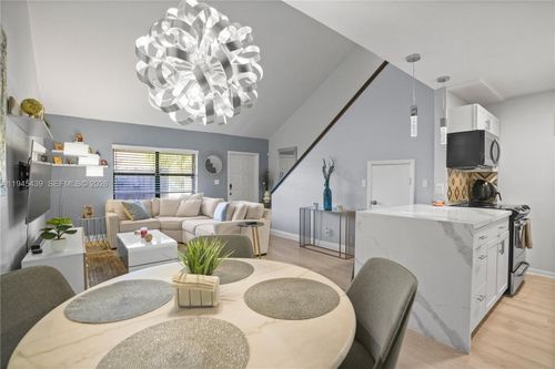 4880-4880 Sw 64th Way, Davie, FL, 33314-4360 | Card Image