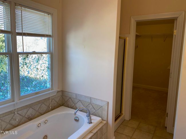 Primary bath | Image 16