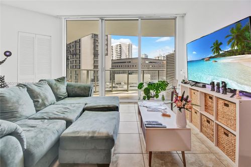 apt-1405-300 S Biscayne Blvd, Miami, FL, 33131-5364 | Card Image