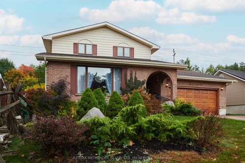 115 Ivy Ave, Renfrew, ON, K7V4C9 | Card Image