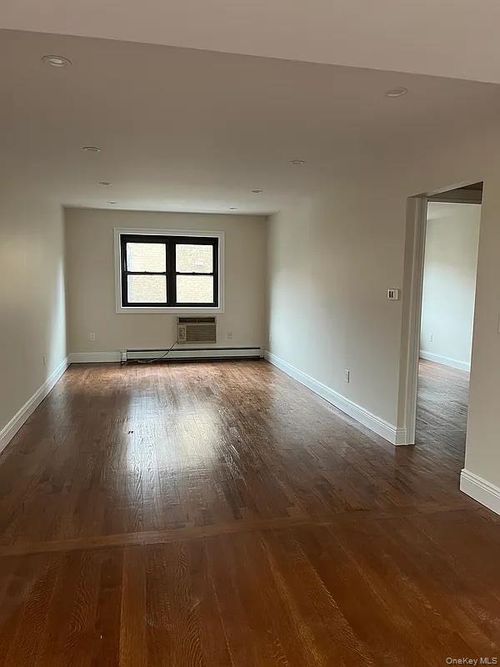 1-7815 24th Ave, East Elmhurst, NY, 11370-1519 | Card Image
