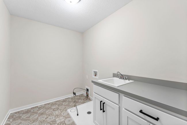 Upper Level Laundry | Image 44
