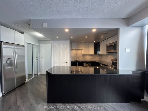 1007-300 Webb Dr, Mississauga, ON, L5B3W3 | Card Image