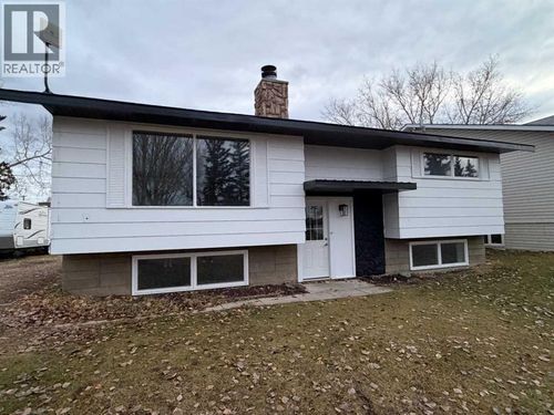 10011 97 Ave, Wembley, AB, T0H3S0 | Card Image