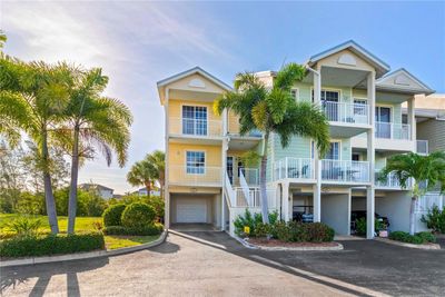 627 Bahia Beach Boulevard, Townhouse with 3 bedrooms, 3 bathrooms and null parking in Ruskin FL | Image 2